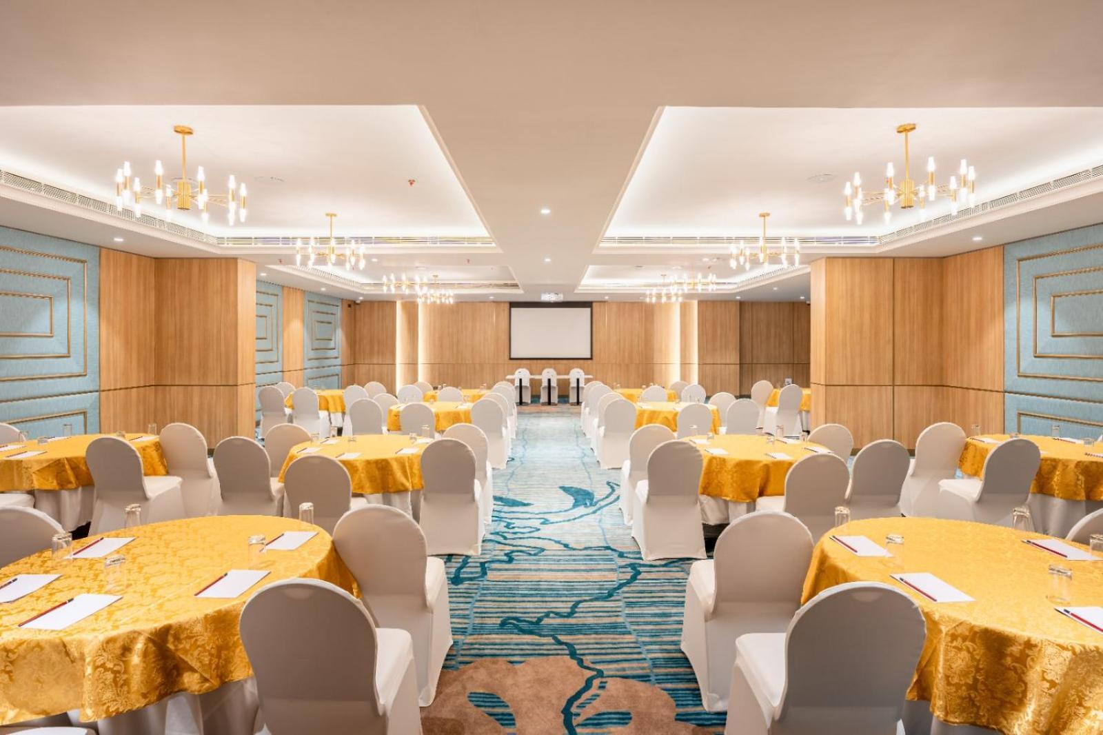Park Inn & Suites By Radisson Thrissur East Fort Exterior foto